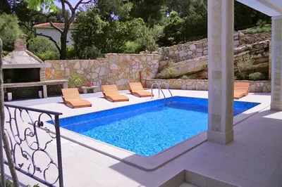 Bazen u objektu Seaside family friendly house with a swimming pool Puntinak, Brac - 767 ili u blizini
