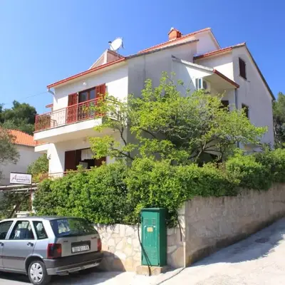 Apartments by the sea Vrboska (Hvar) - 8748