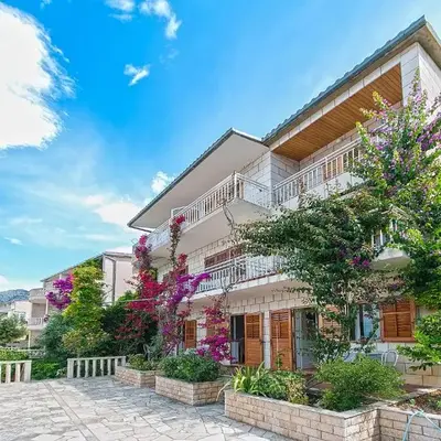 Apartments and rooms by the sea Brela - Makarska - 2752