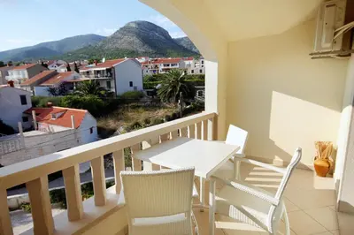Pogled na planine ili pogled na planine iz apartmana