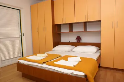 Krevet ili kreveti u jedinici u objektu Apartments by the sea Milna - Hvar - 3074