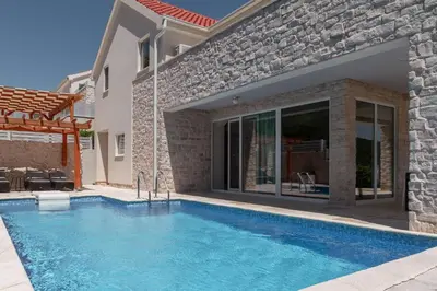 Bazen u objektu Villa Anouk ili u blizini
