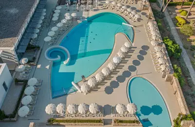 Bazen u objektu Bluesun Hotel Elaphusa ili u blizini