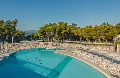 Bazen u objektu Bluesun Hotel Elaphusa ili u blizini