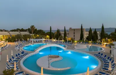 Bazen u objektu Bluesun Holiday Village Bonaca - Full Board ili u blizini