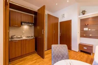 Kuhinja ili čajna kuhinja u objektu Bolotel Family & Studio Stay