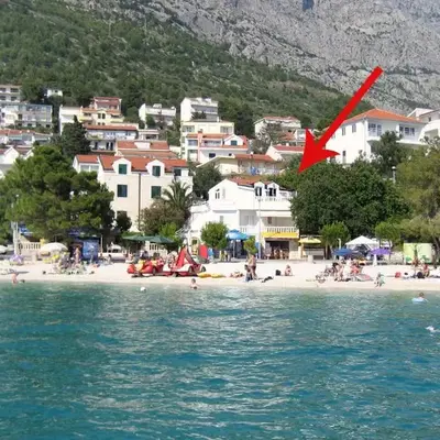 Apartments by the sea Baska Voda