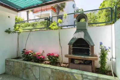 Vrt u objektu Apartment Jelsa 8729a