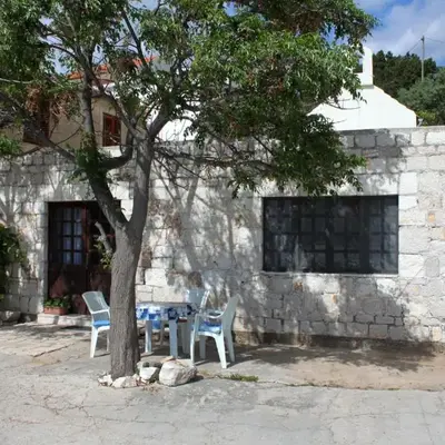 Seaside holiday house Milna