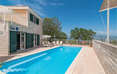 Bazen u objektu Holiday Home Postira With Sea View X ili u blizini