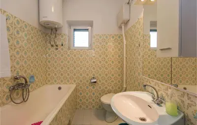 Kupaonica u objektu Apartment Makarska With Sea View 5