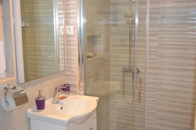 Kupaonica u objektu Apartments Basina