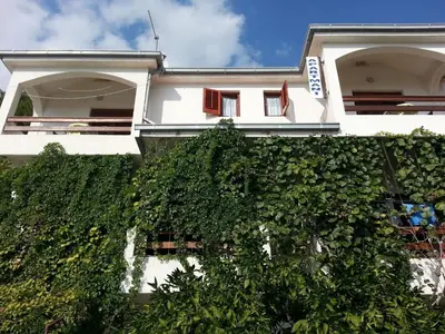 Vrt u objektu Apartments Neva