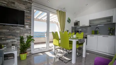 Kuhinja ili čajna kuhinja u objektu Penthouse Filka