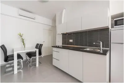 Kuhinja ili čajna kuhinja u objektu Villa Mili Stomarica