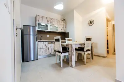 Kuhinja ili čajna kuhinja u objektu Ra