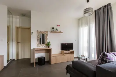 TV i/ili zabavni centar u objektu Ra