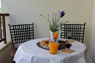 Hrana u apartmanu ili u blizini