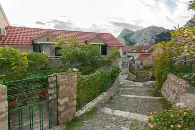 Pogled na planine ili pogled na planine iz apartmana