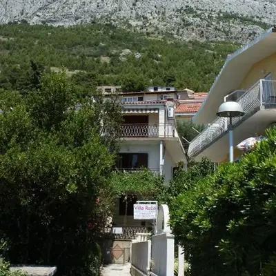 Apartments by the sea Baska Voda