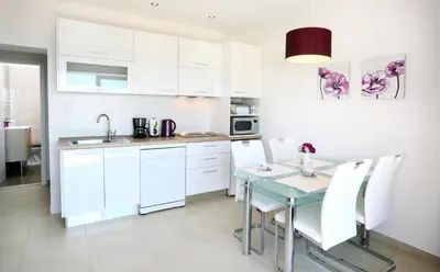 Kuhinja ili čajna kuhinja u objektu Apartment Smile Podstrana