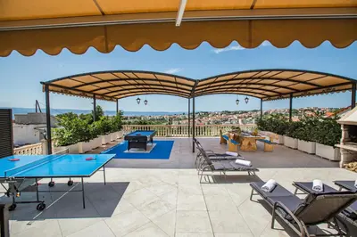 Bazen u objektu Luxury Apartment Twins ili u blizini