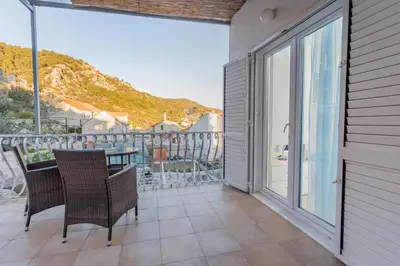 Pogled na planine ili pogled na planine iz apartmana