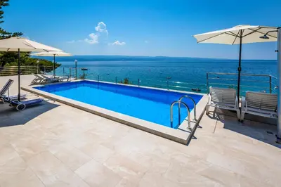 Bazen u objektu Villa Veronika ili u blizini