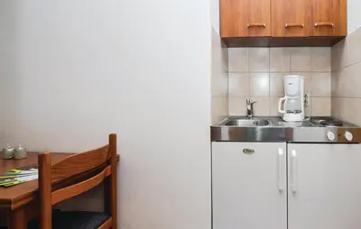 Kuhinja ili čajna kuhinja u objektu Sunrise Studio Apartments 3