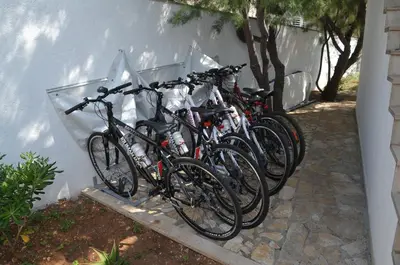 Vožnja biciklom pokraj objekta Villa Sofia ili u blizini