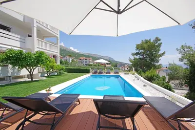 Bazen u objektu Luxury apartment Frane ili u blizini