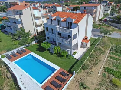 Bazen u objektu Luxury apartment Frane ili u blizini