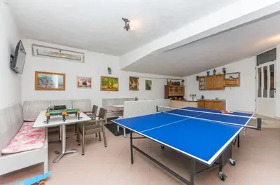 Stolni tenis u objektu Ivana Apartments ili u blizini