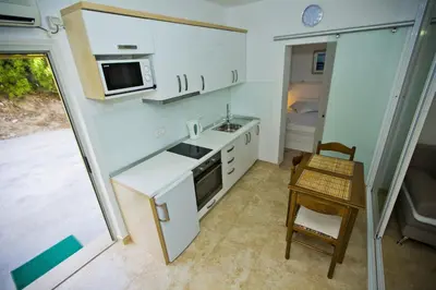 Kuhinja ili čajna kuhinja u objektu Hvar Port View apartment