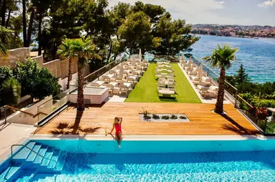Bazen u objektu Hotel Eden ili u blizini