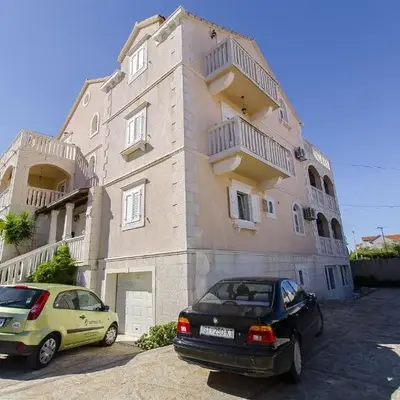 Apartments Mara