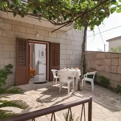 One-Bedroom Apartment In Supetar