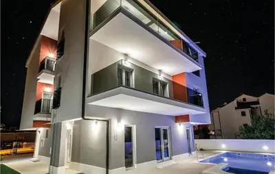 Bazen u objektu Beautiful Home In Stobrec With Sauna ili u blizini