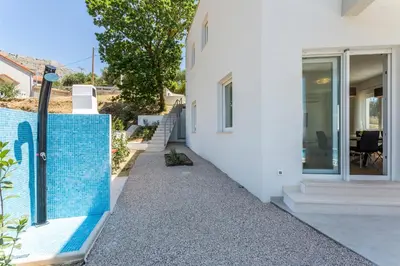 Bazen u objektu Villa Horizon ili u blizini