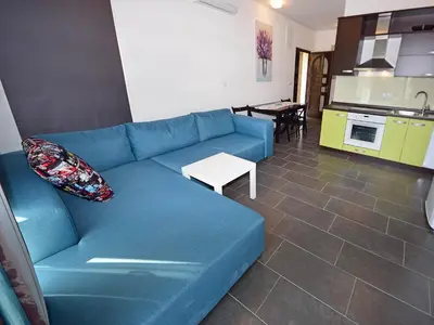 Kuhinja ili čajna kuhinja u objektu Apartment Molo Lozna-6 by Interhome