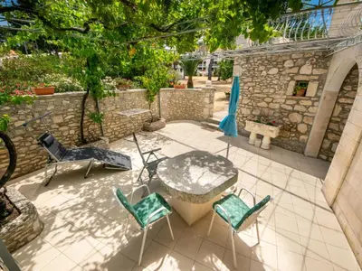 Popločani dio dvorišta ili vanjski dio objekta Apartment Mirta-4 by Interhome