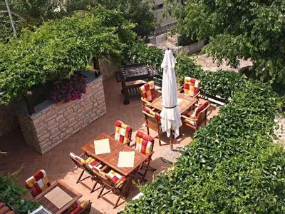 Vrt u objektu Apartments Perić