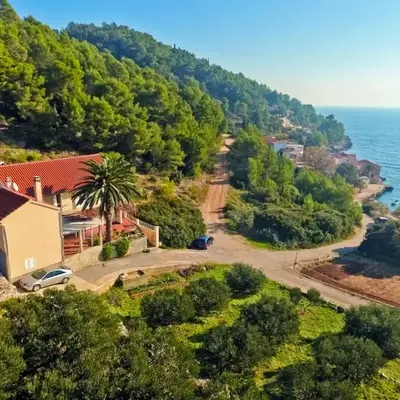 Seaside secluded apartments Cove Tvrdni Dolac