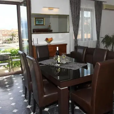 Apartments Romana