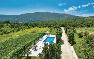 Pogled na planine ili pogled na planine iz apartmana