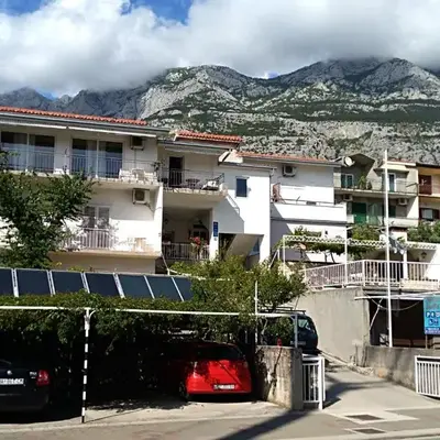 Apartments with parking space Makarska - 6784