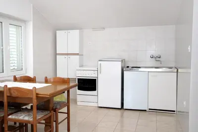 Tlocrt objekta Apartments by the sea Omis - 8334