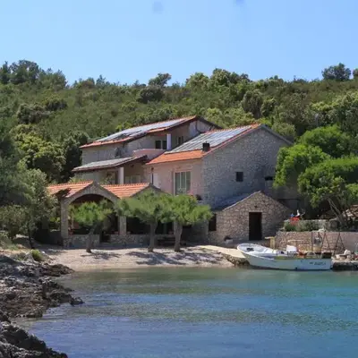 Seaside secluded apartments Cove Karkavac - Scedro