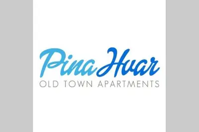 Certifikat, nagrada, logo ili neki drugi dokument izložen u objektu Pina Hvar Garden Apartment - Center