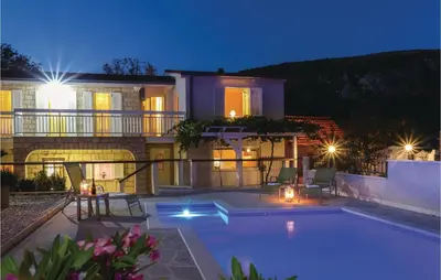 Bazen u objektu Holiday Home In Blato Na Cetini ili u blizini